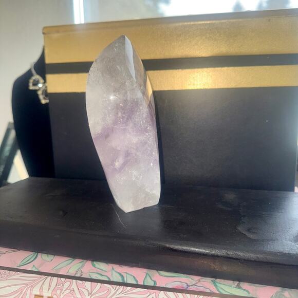 Premier Brazilian Smokey Amethyst Flame 6.5″ Tall – 36.7 oz - Picture 3 of 5